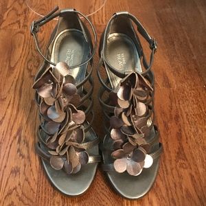 Kenneth Cole Reaction Pewter Heels